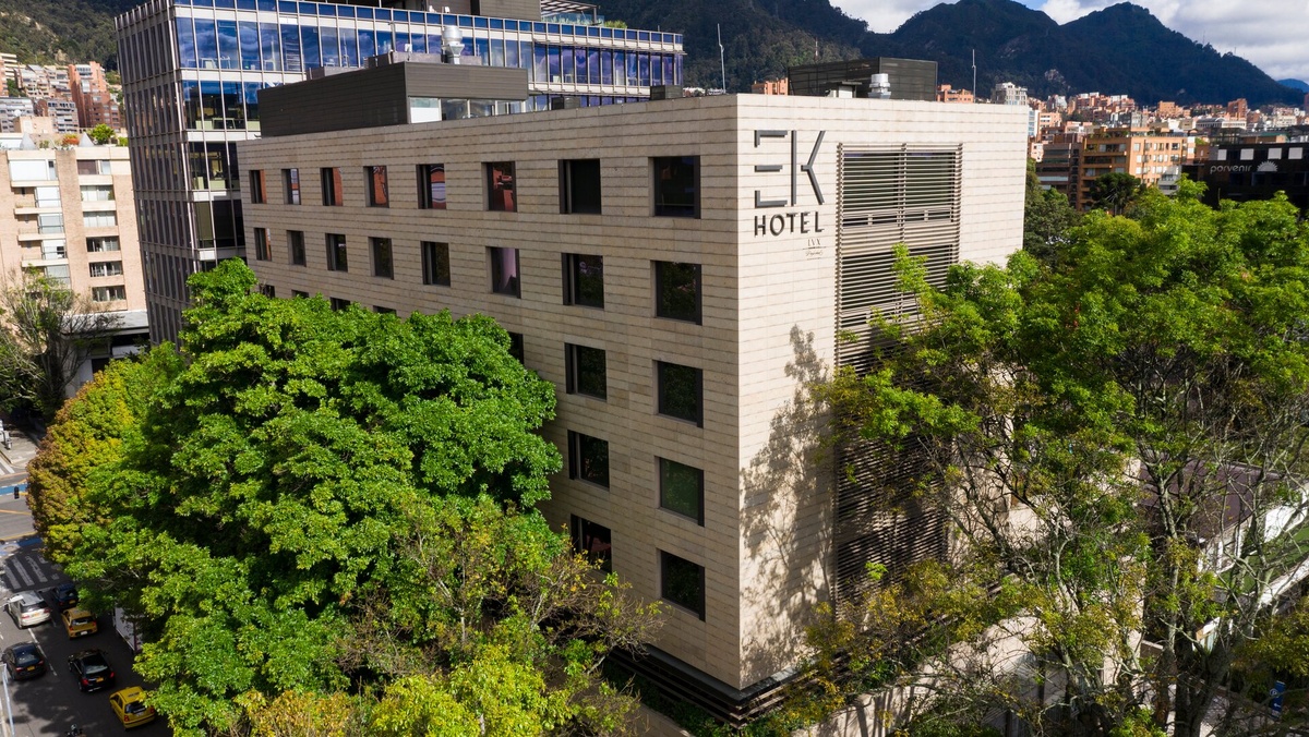 EK HOTEL