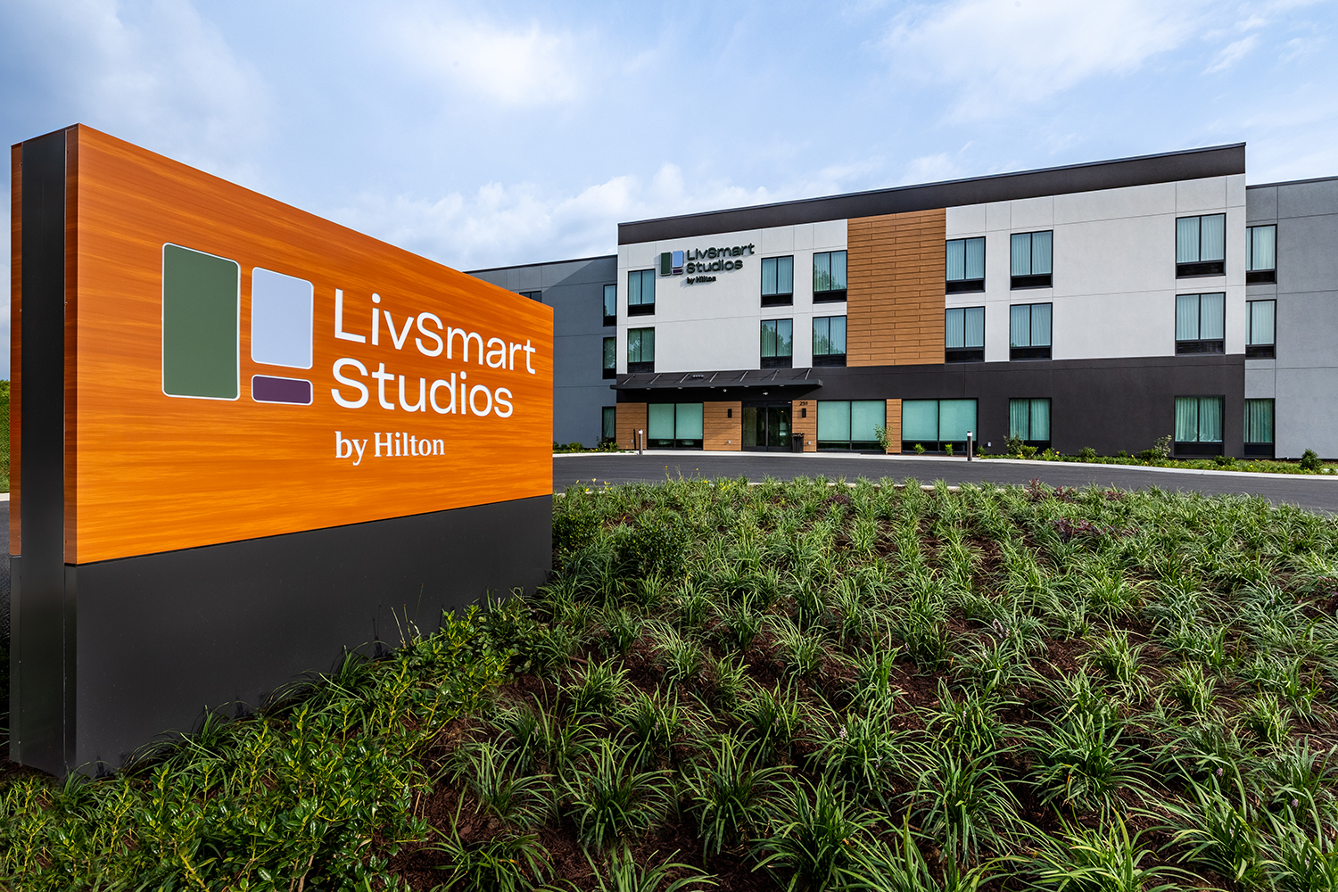 LivSmart Studios by Hilton Tullahoma Exterior