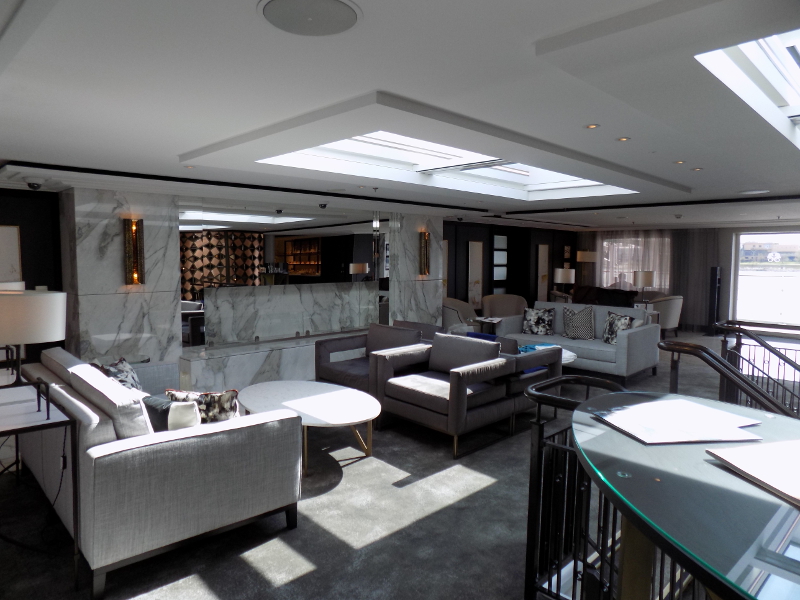 Lounge onboard the Crystal Mozart