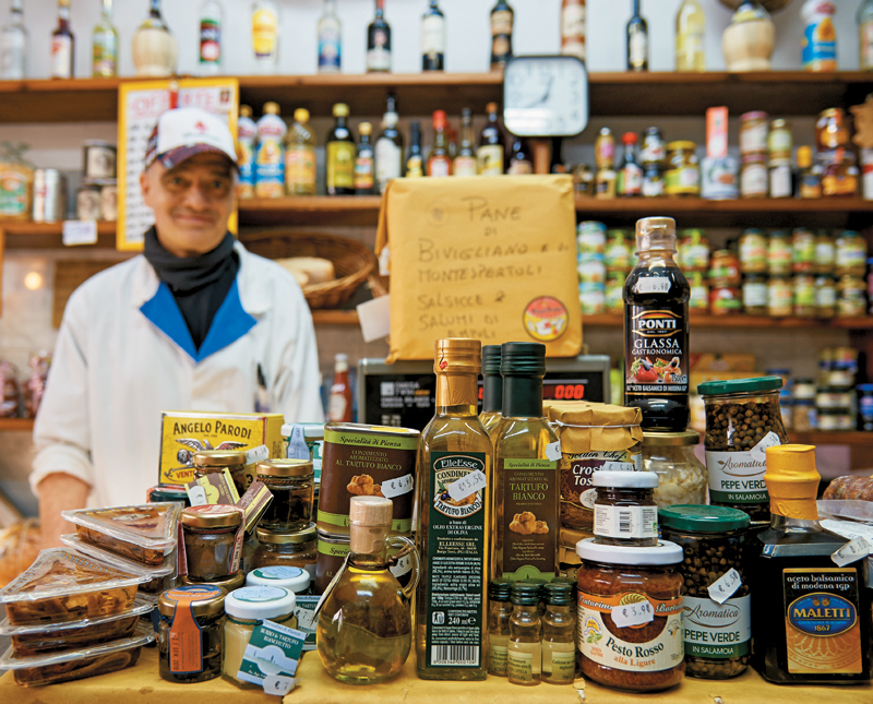 Eating Italys tour of Florences Santo Spirito neighborhood includes sampling foods at local alimentari grocers