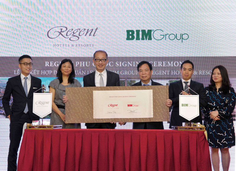 Regent Phu Quoc signing ceremony