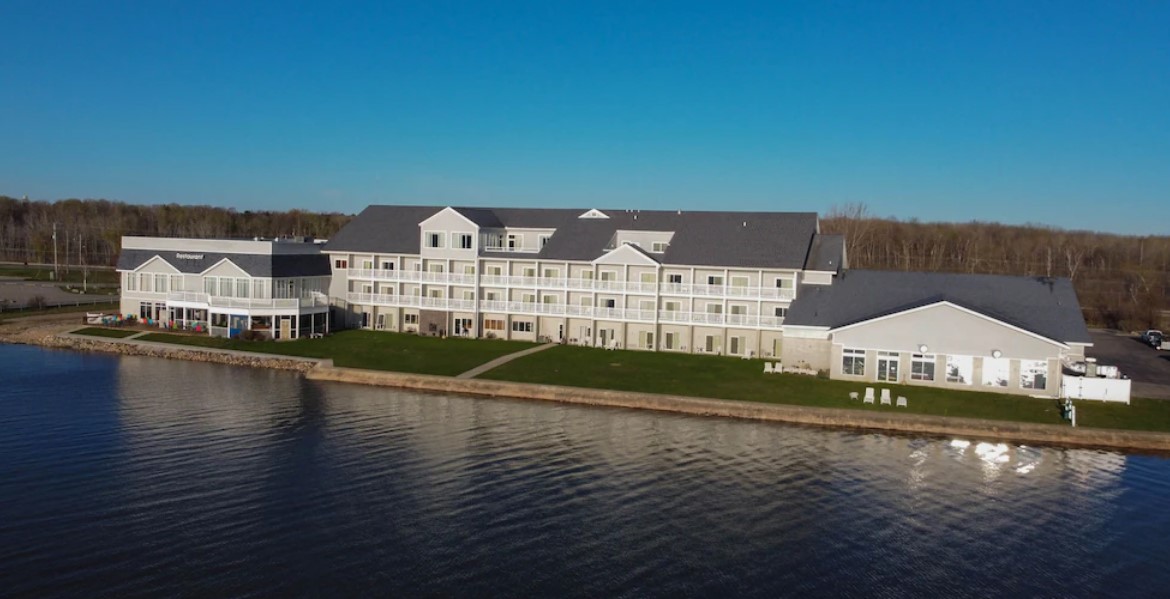 Lakeside Resort Houghton Michigan