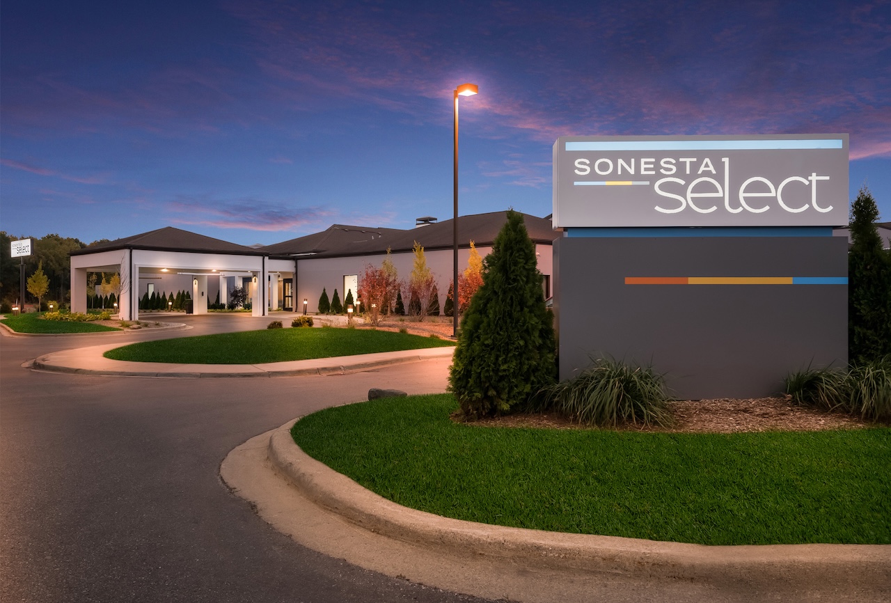 exterior of Sonesta Select 