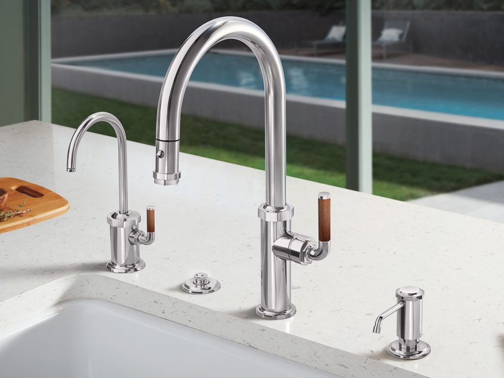 California Faucets Descanso Teak Handles