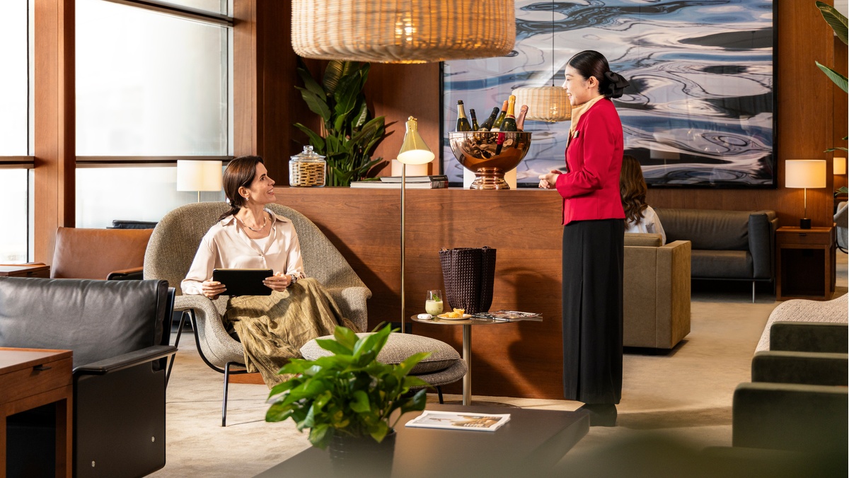 Cathay PacificThe BridgeHong Kong International Airport