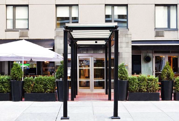 Chelsean New York Hotel entrance