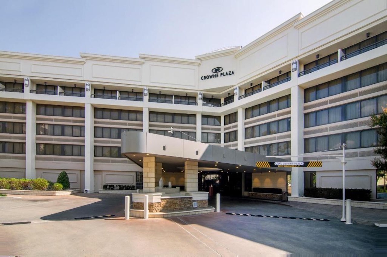 exterior of Crowne Plaza