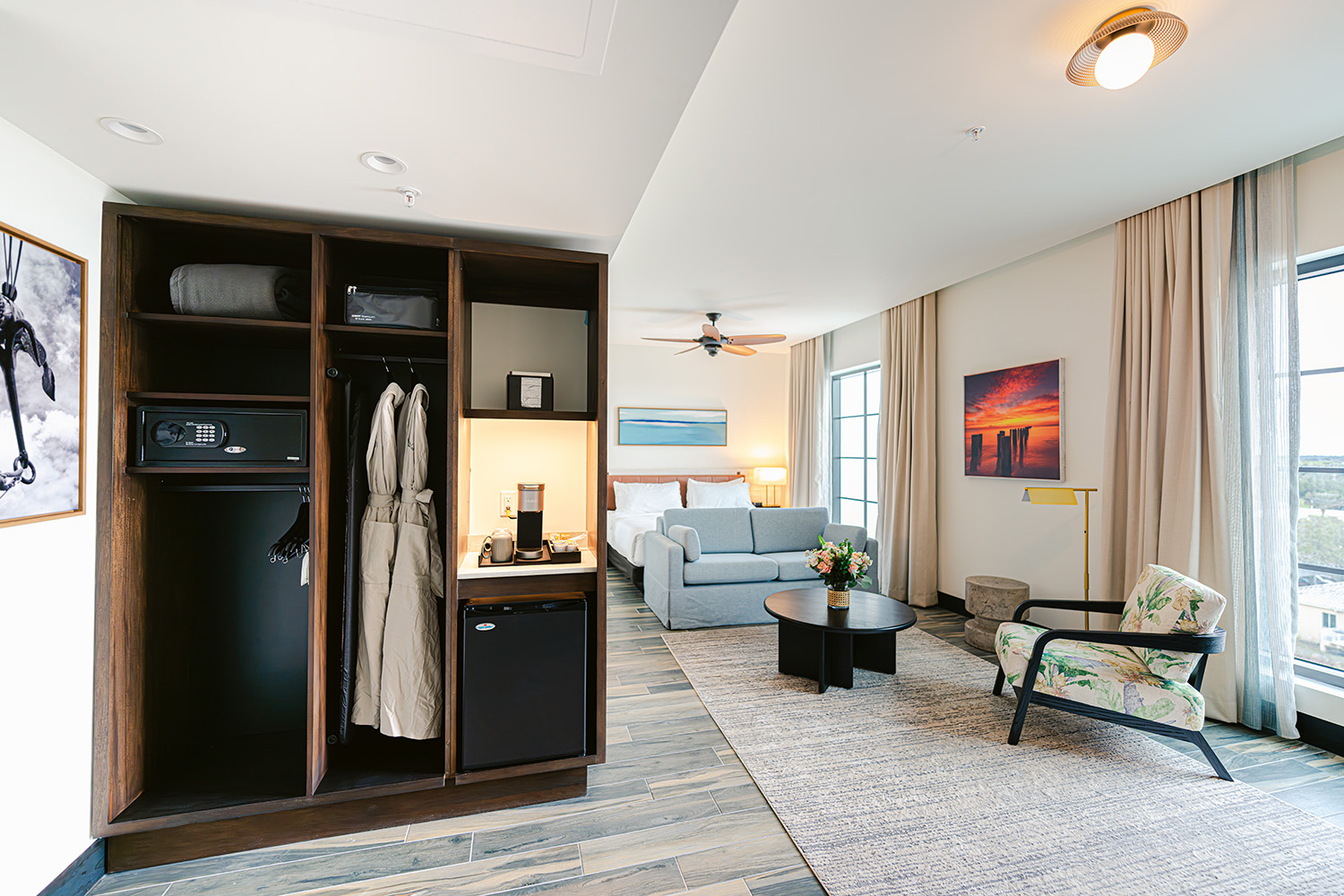 Perry Hotel Naples king room