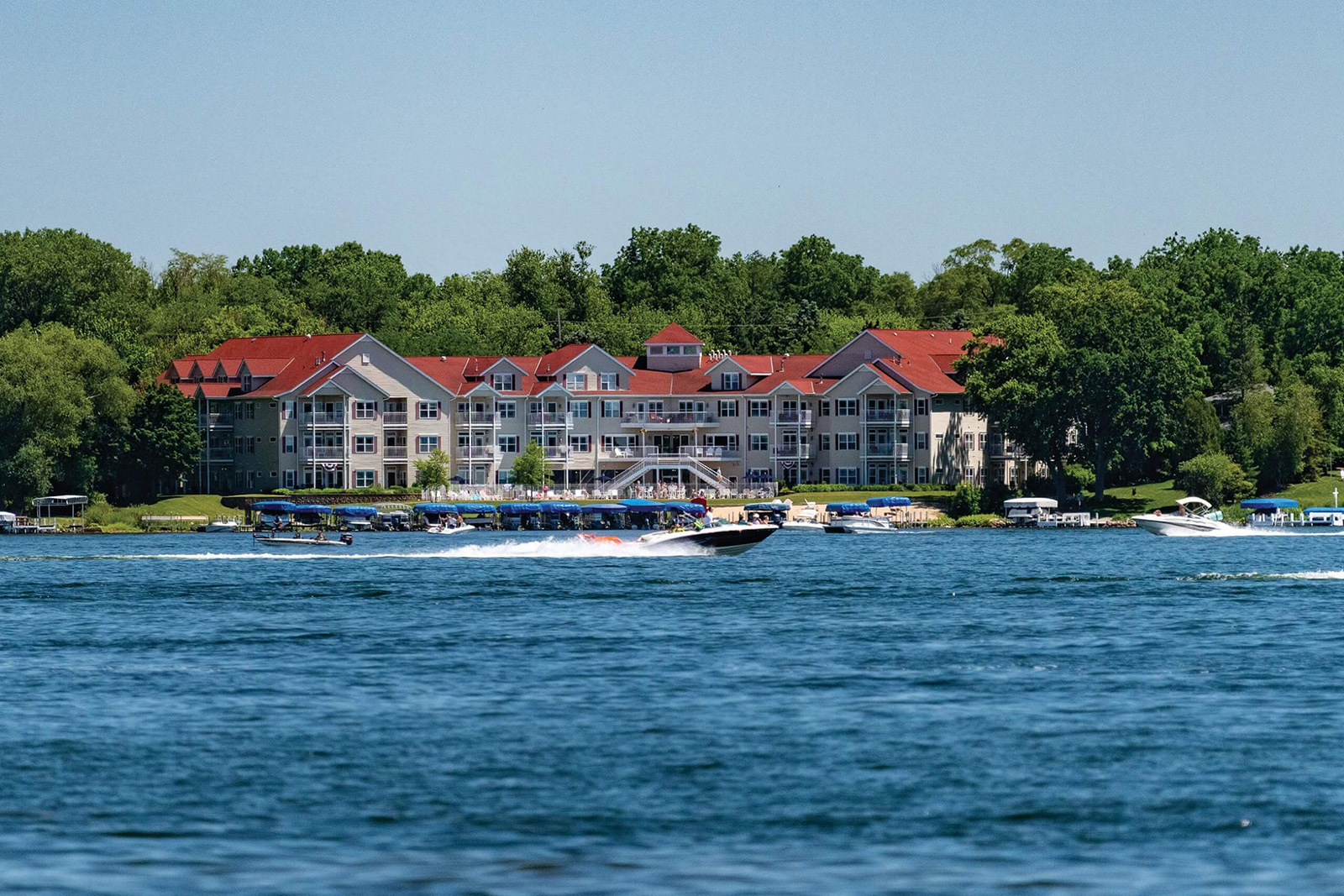 Delavan Lake Resort Exterior
