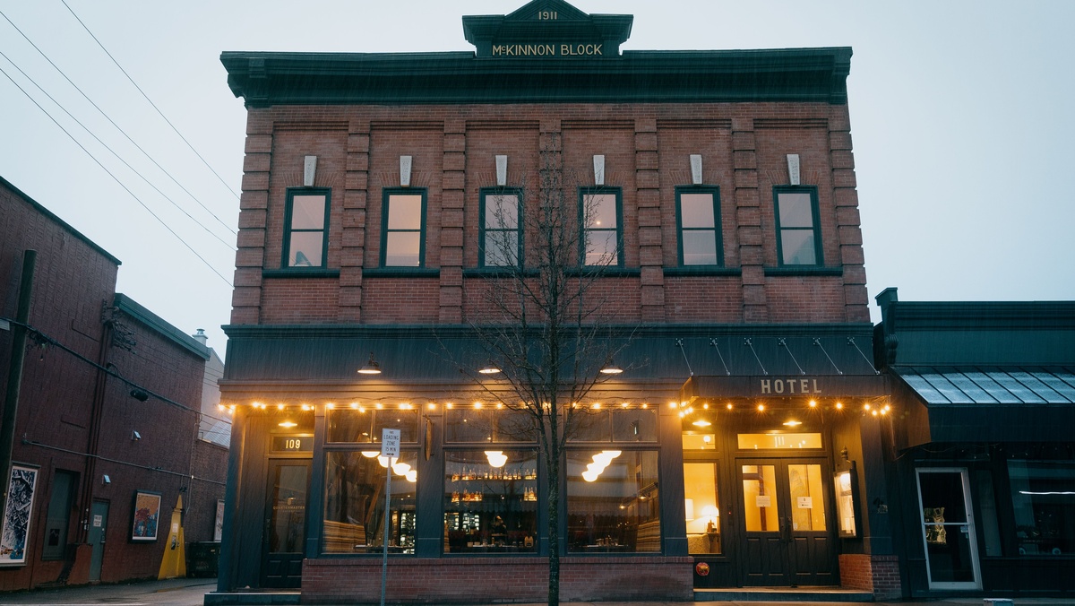 Eleven Revelstoke LodgeExterior
