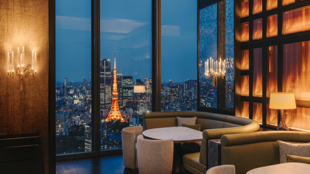 Fairmont TokyoDriftwoodBar and RestaurantSunset view