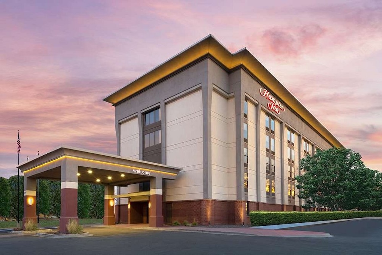 exterior Hampton Inn