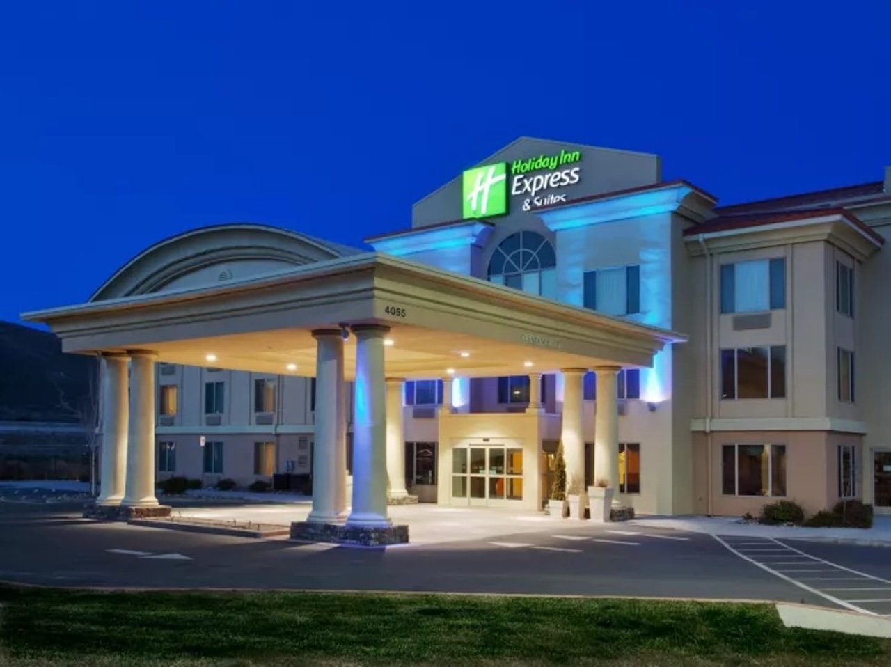 Holiday Inn Express exterior