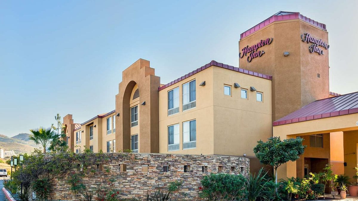 Hampton Inn San Marcos exterior