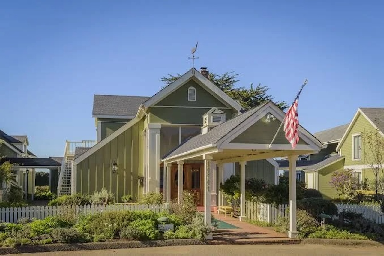 exterior Hill House 