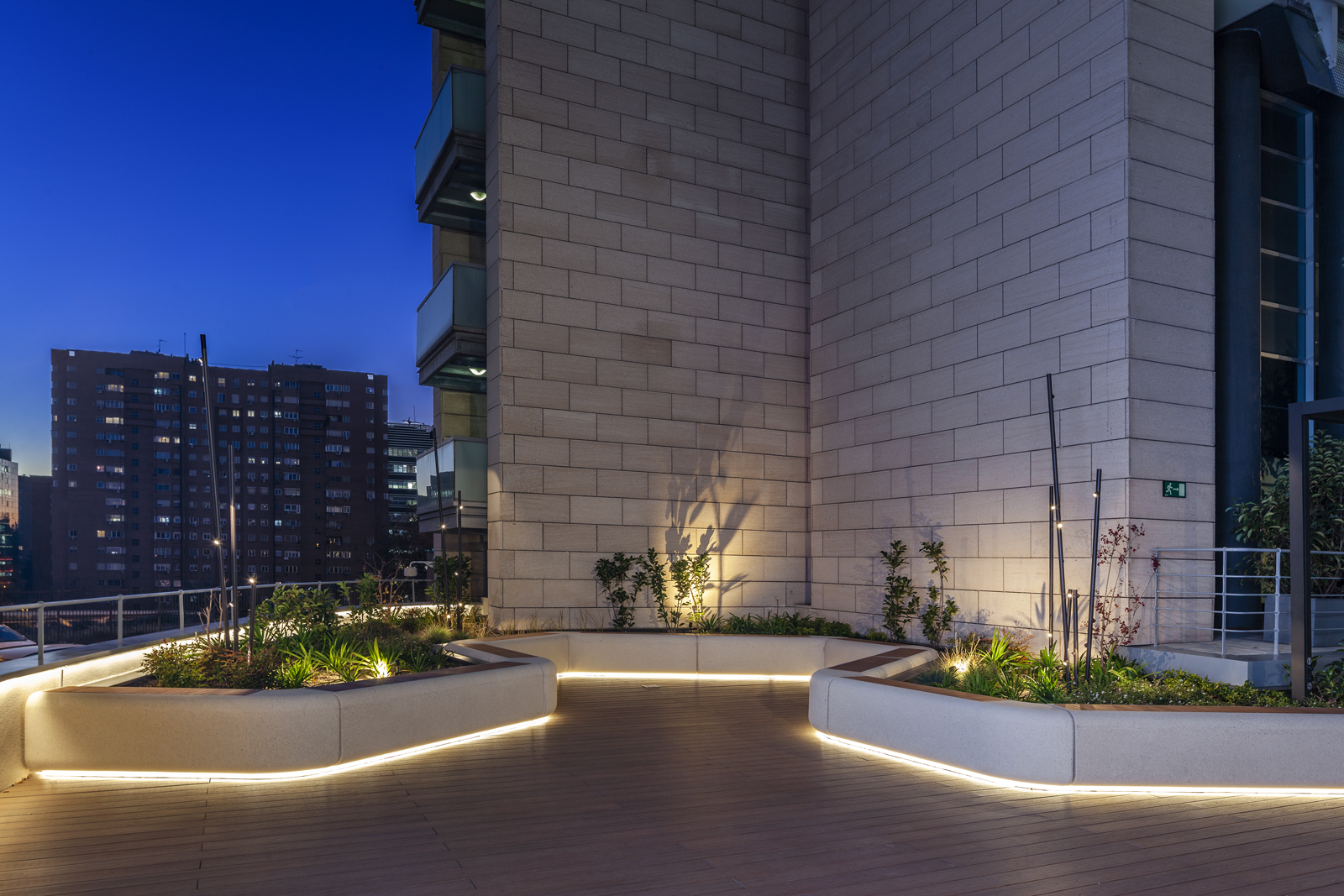 Landscape Forms Serp outdoor seating