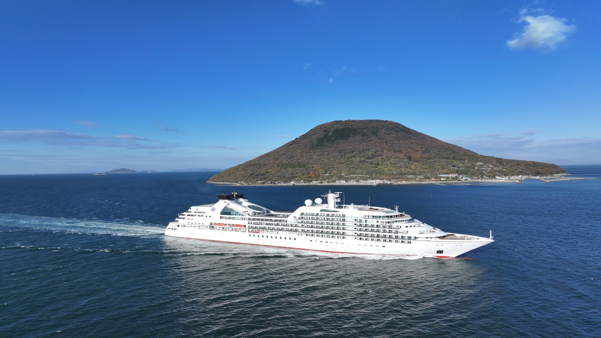 Mitsui Ocean Fuji at SeaMitsui Ocean CruisesMitsui OSK Lines