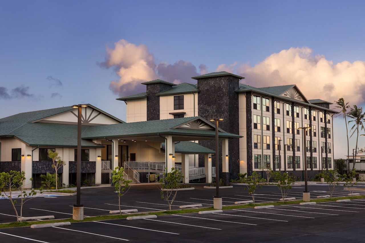 exterior of Hampton Inn Maui