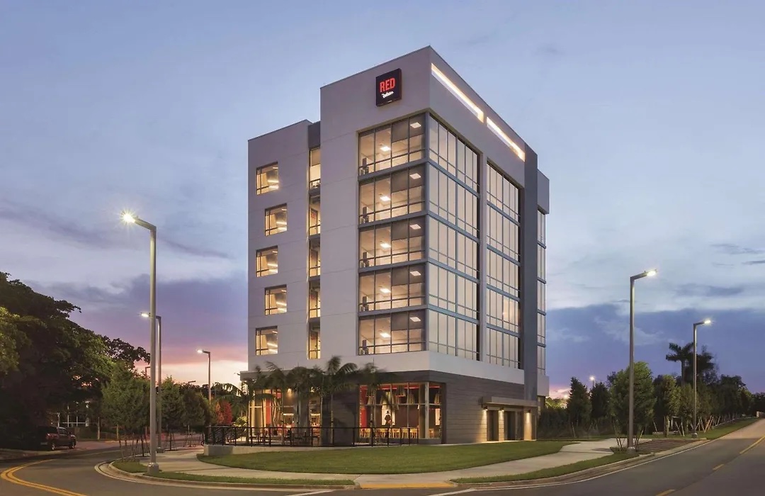 Radisson Red Miami Airport