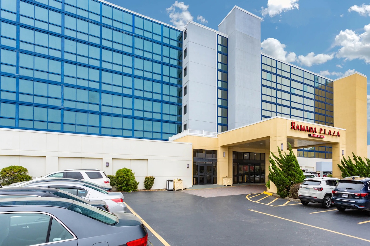 Ramada Plaza exterior 