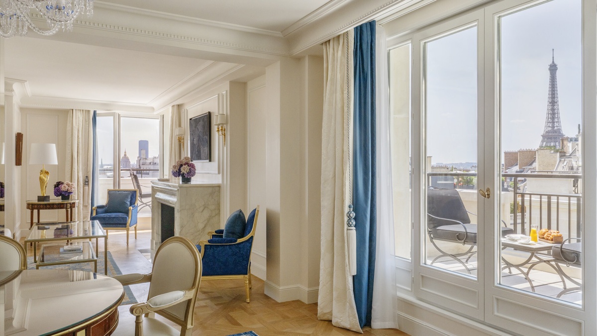 The Eiffel Parisian SuiteFour Seasons Hotel George V Paris