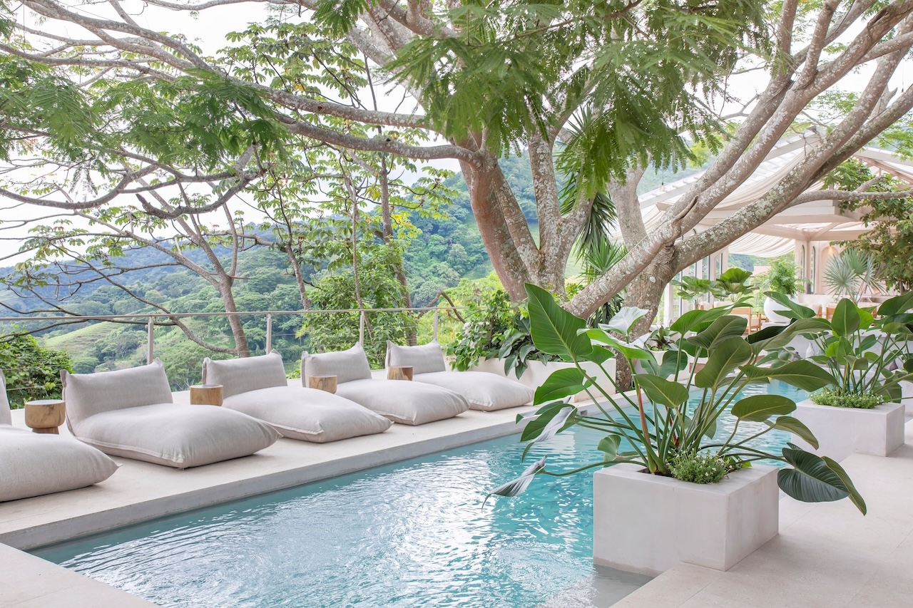 exterior pool 