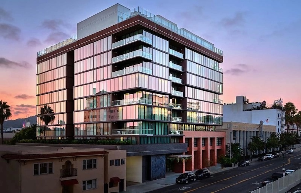exterior of Hollywood Grande 
