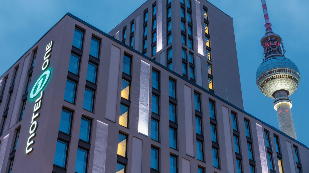 Motel One Berlin-Alexanderplatz-exterior2