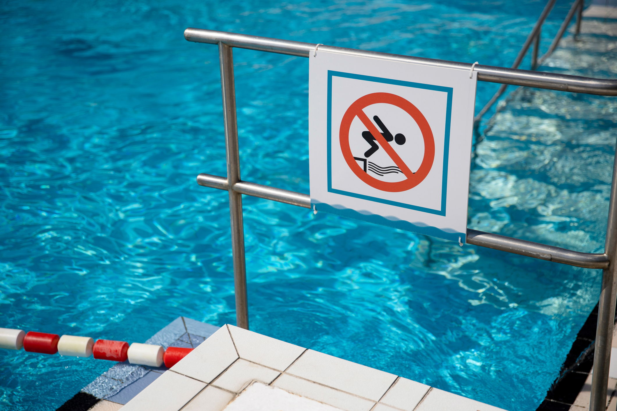 Pool with no diving sign