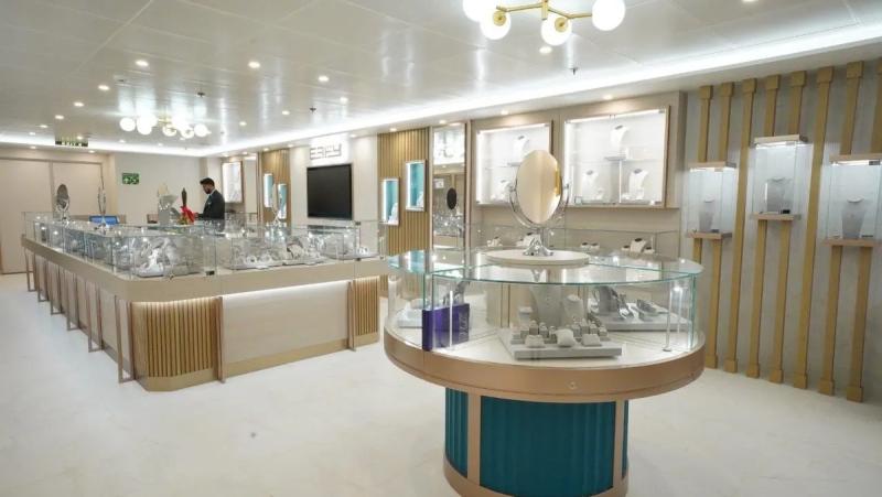 Effy Shop_Oosterdam_Holland America Line