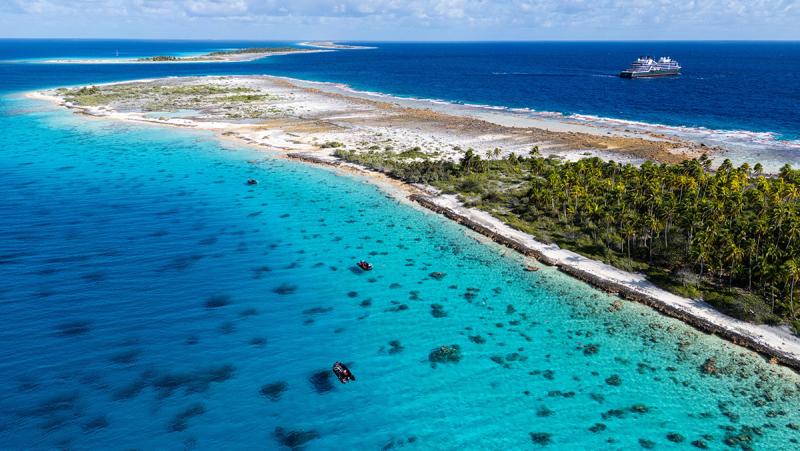Seabourn Pursuit in French Polynesia
