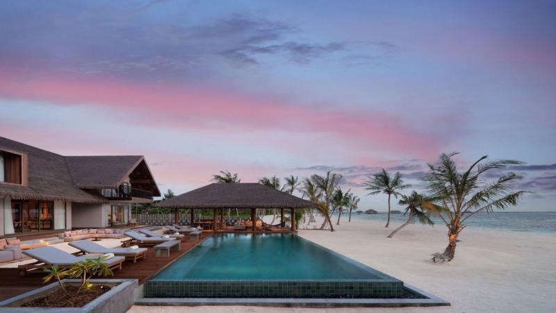 Six Senses Kanuhura_Three Bedroom Beach Reserve_Deck view sunset
