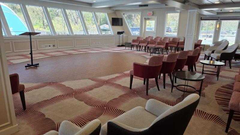 River Lounge on American Serenade