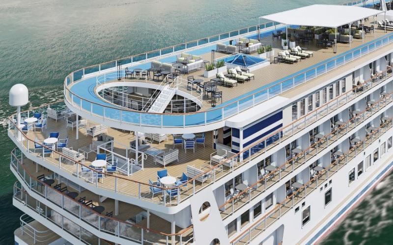 The top deck Skywalk of American Serenade has a aft section that cantilevered over the deck below. 