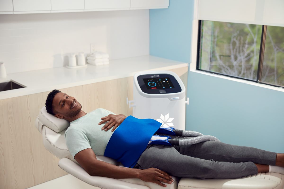 Patient getting coolscupting 