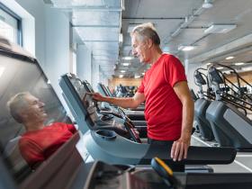 eGYM-ManTreadmill-g-izusek-800.jpg