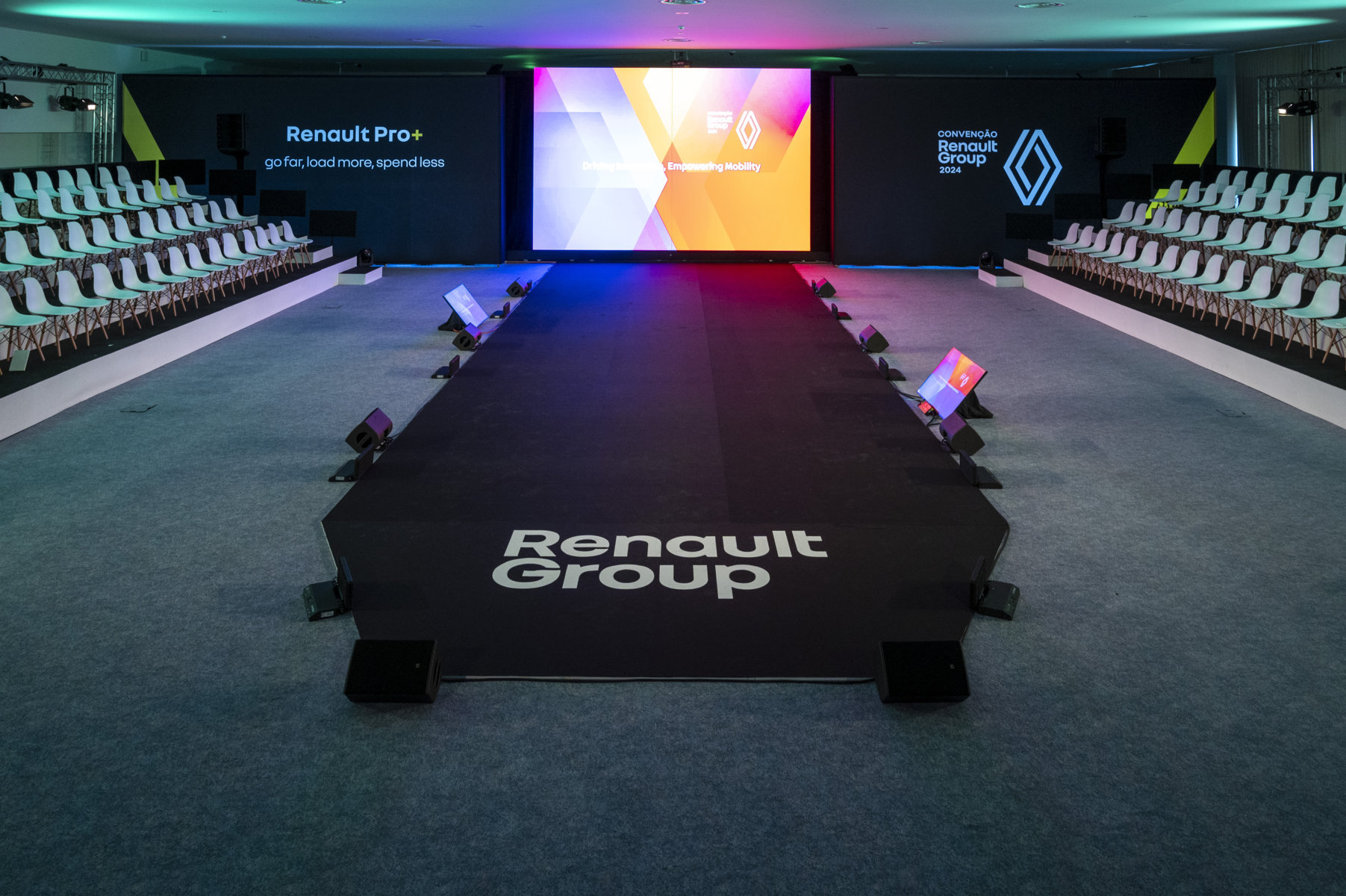 The highlight of the Renault Group Convention was the stunning stage entrance