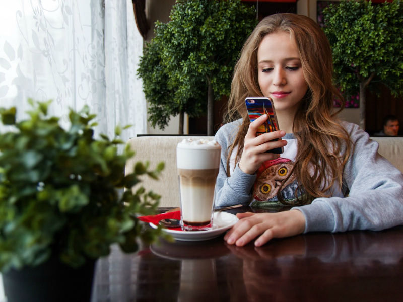 teen smartphone