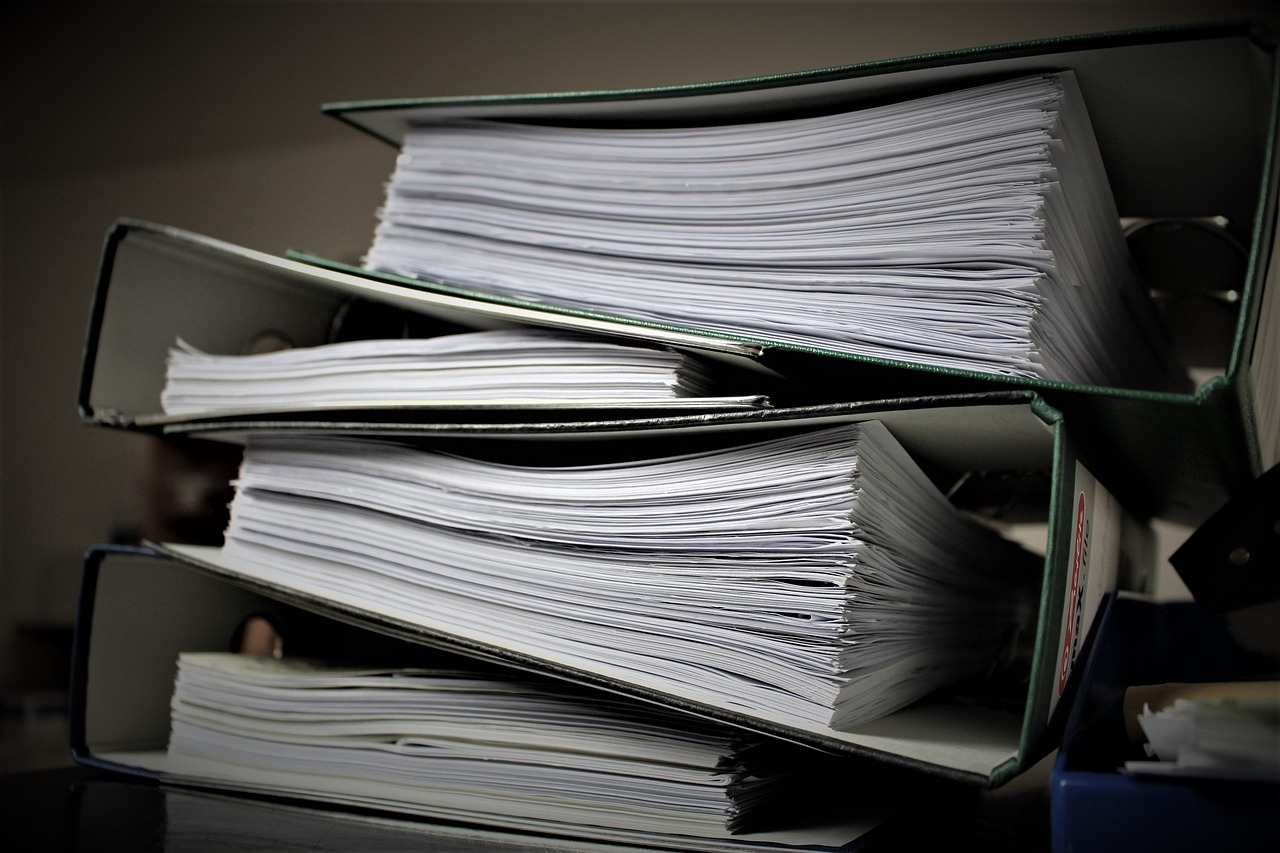 Files with paperwork 