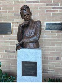 Claude Shannon statue