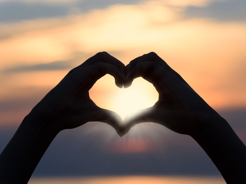 Hands forming heart 
