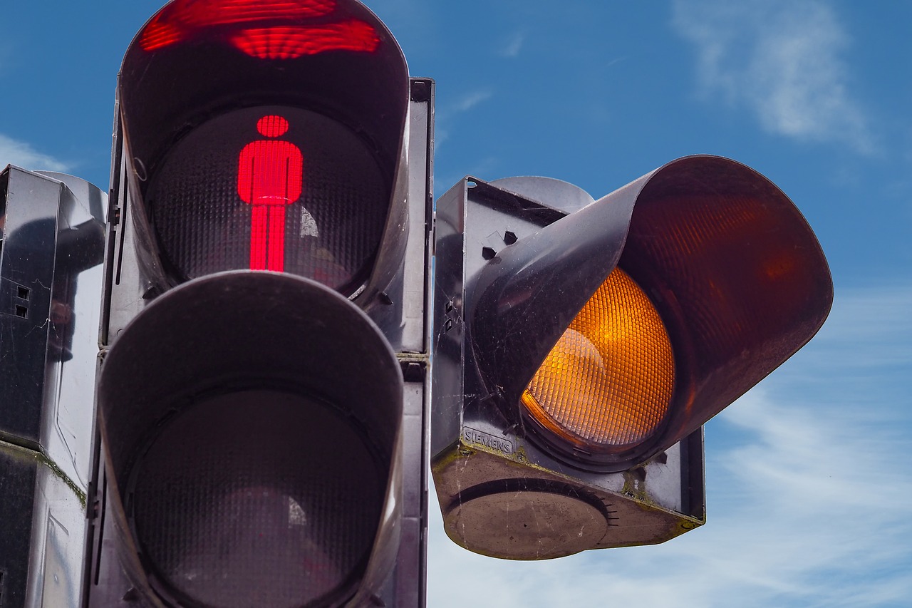 traffic caution light
